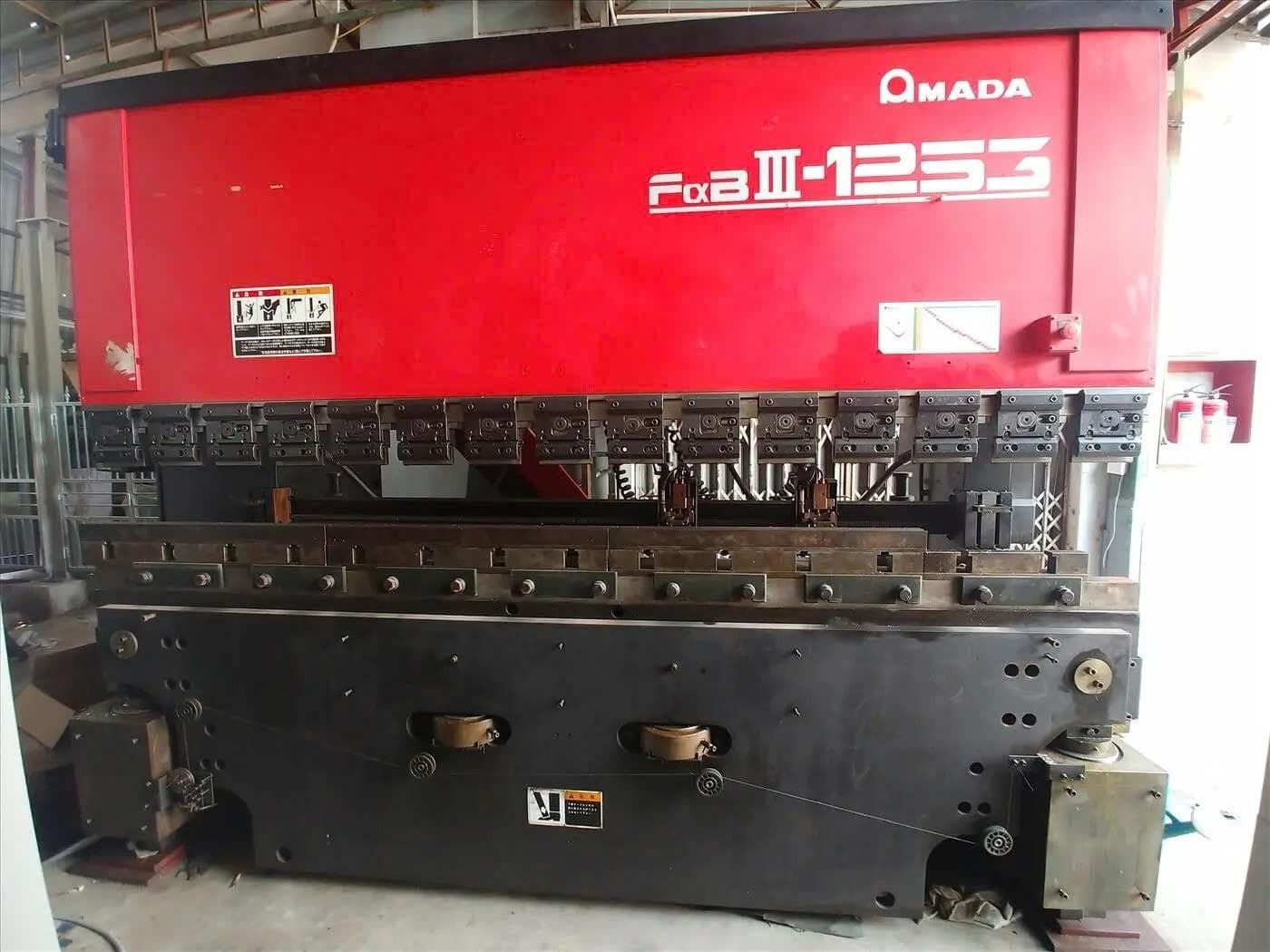 Máy chấn AMADA